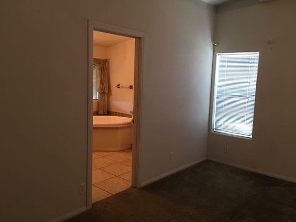 5th image of 319 Chico Dr