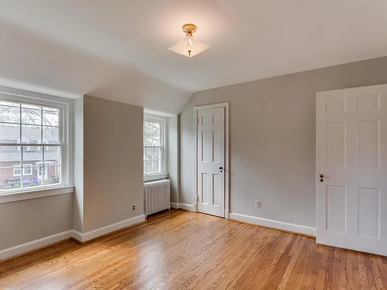 Upstairs bedroom 1