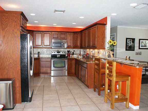 5th image of 16887 W Hialeah Dr