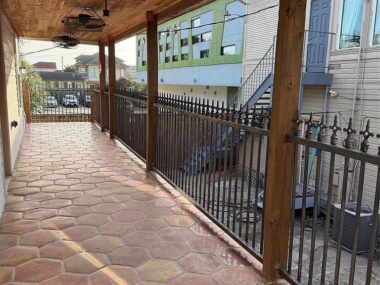 239 Westheimer Rd — Photo 11