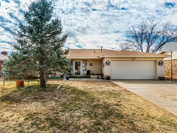 707 W Pine St, Dimmitt, TX 79027