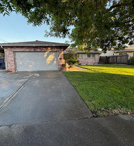 720 Merrywood Ln Photo 1 720 Merrywood Ln Photo 1