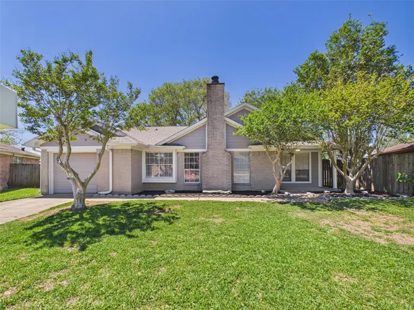 8403 Lazy Brook Ln, La Porte, TX 77571