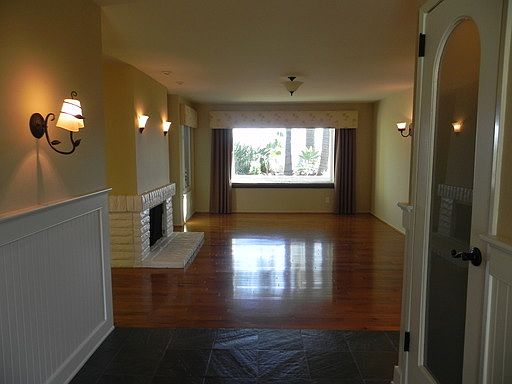 4th image of 1884 Woodside Dr