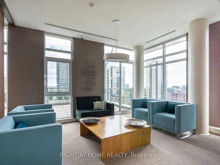 260 Sackville St #510 — Photo 29