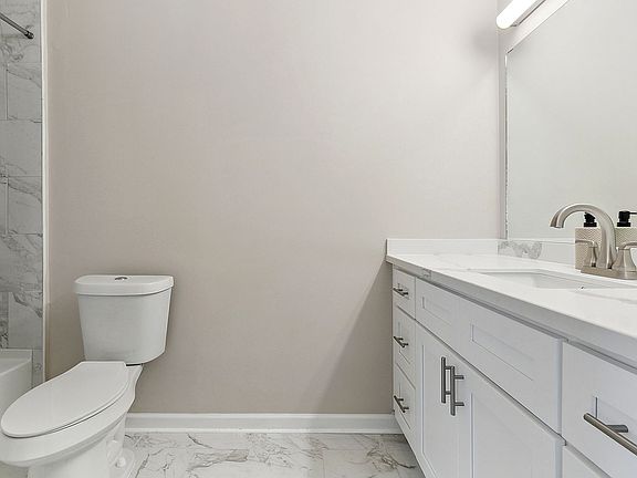 5th image of 400-417 Sugar Pine St #413-C