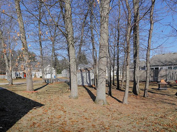 4th image of 4768 Salzburg Cir