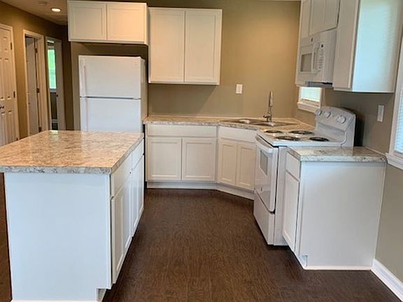 3rd image of 51 Robinson Ln