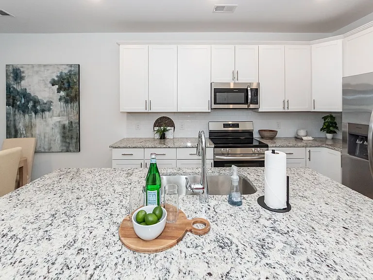 302 Twin Rivers Dr — Photo 18