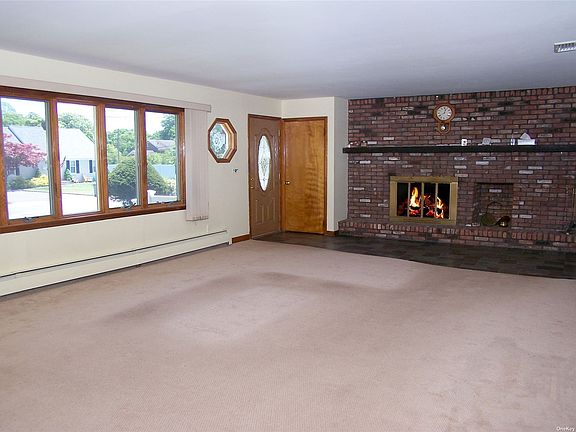 2nd image of 4 Cherry Ln