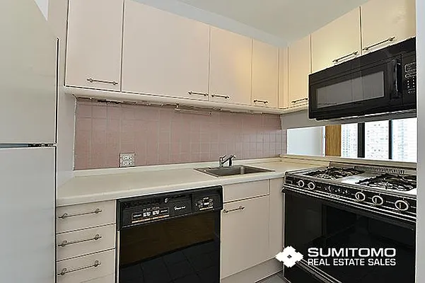 Sold by Sumitomo Real Estate Sales | media 2