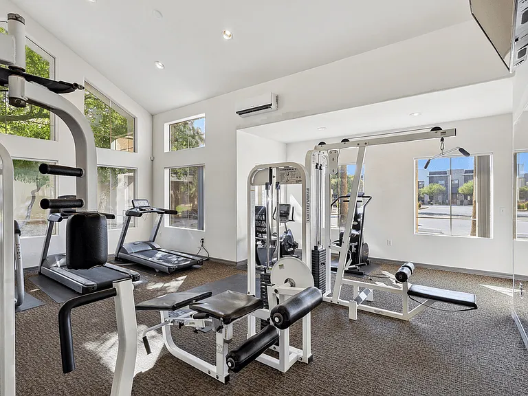 The Village at Sun Valley Apartments — Photo 11
