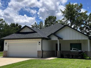 930 Rollingwood Dr, Bullard, TX 75757