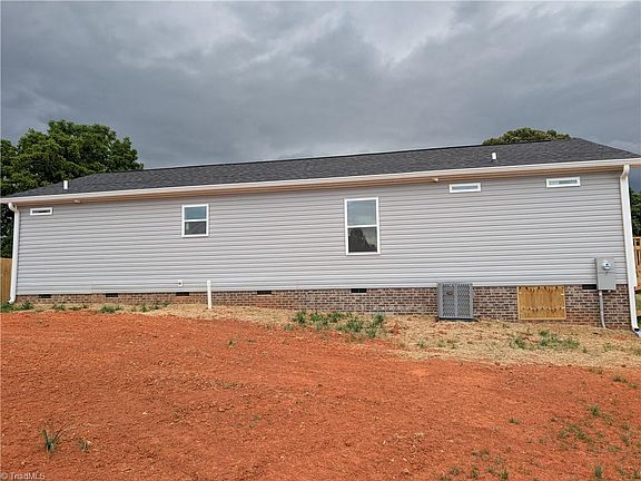 3rd image of 1204 Hawksview Rd