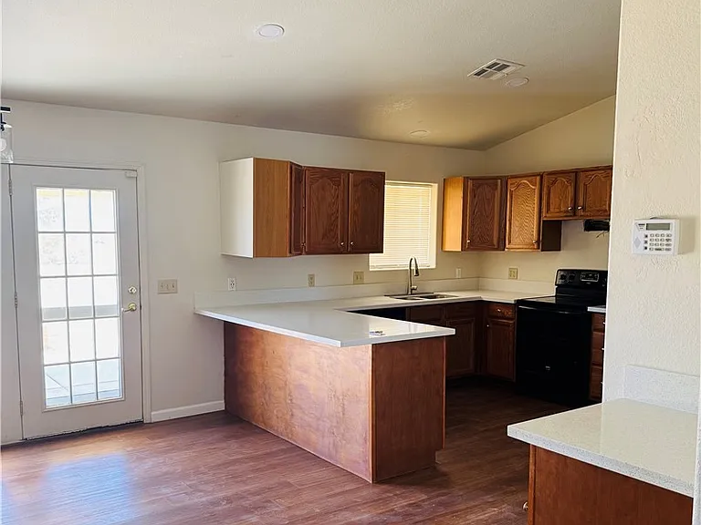 3790 Vanguard Ave — Photo 12