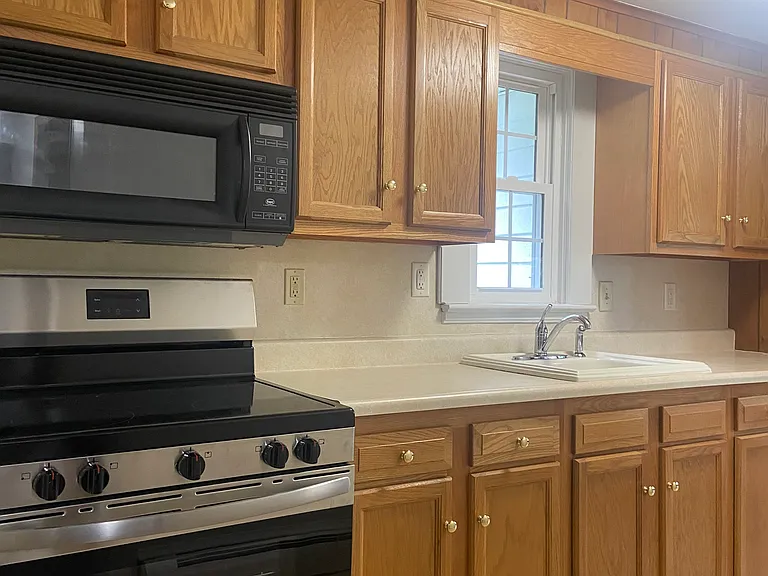 365 Greenview Dr — Photo 10