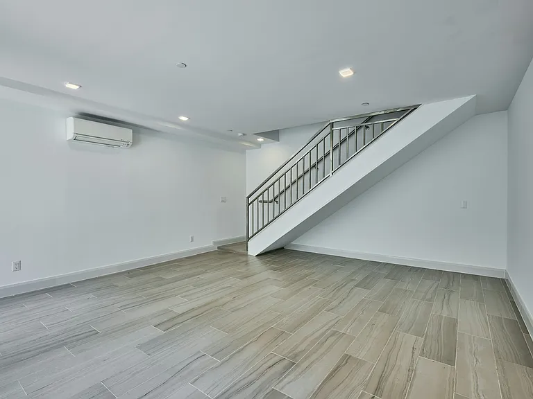 30-17 23rd St #1B — Photo 4