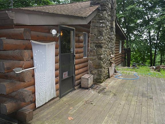 4th image of 28 Oakwood Trl S
