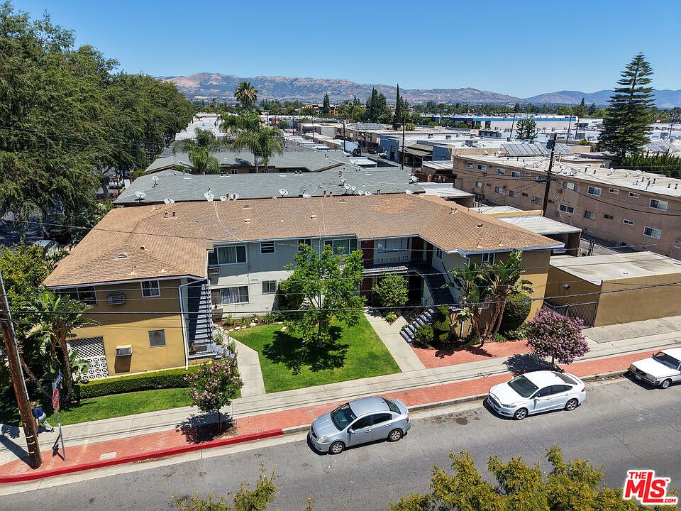 1st image of 8000 Owensmouth Ave