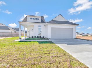 303 Queenstown Ave, Youngsville, LA 70592