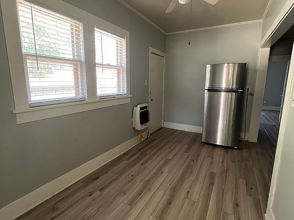 4th image of 1105 Bluff St