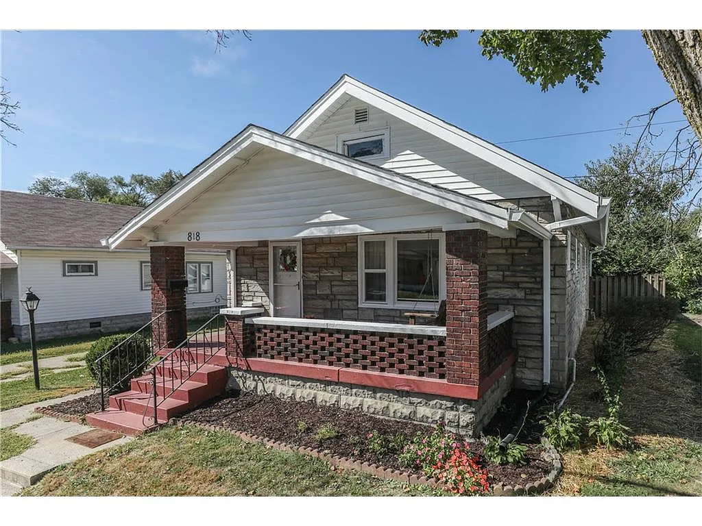 818 Wallace Ave photo 1