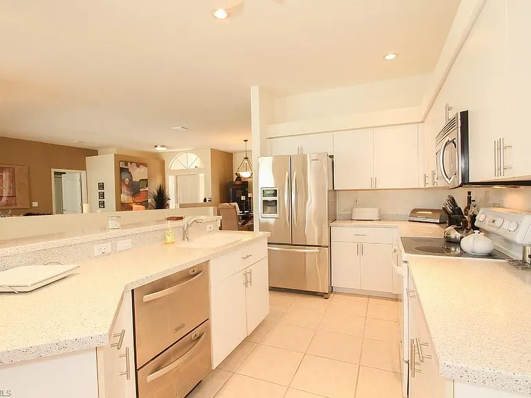 26343 Clarkston Dr — Photo 7