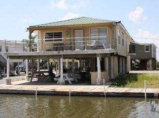 118 Lee Ln, Grand Isle, LA 70358