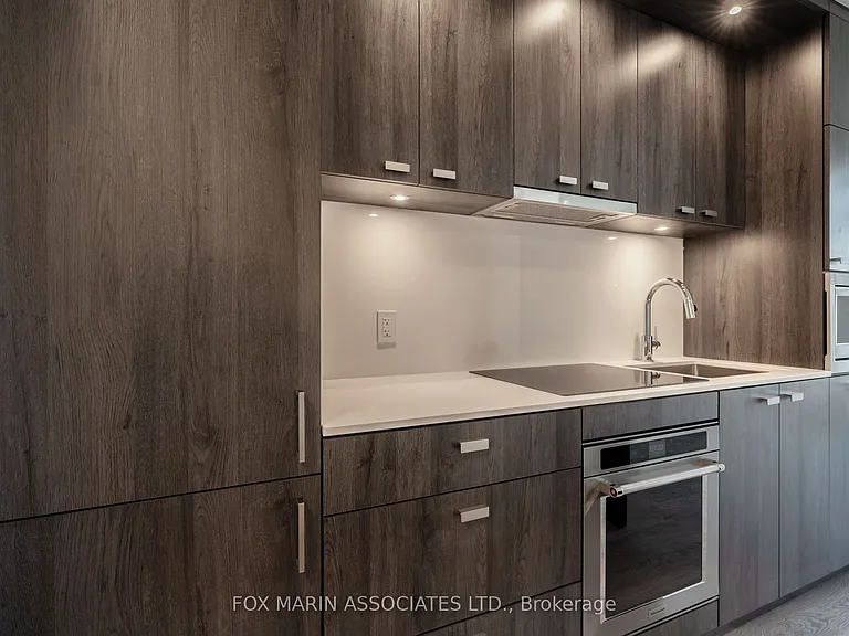 858 Dupont St #806 — Photo 3