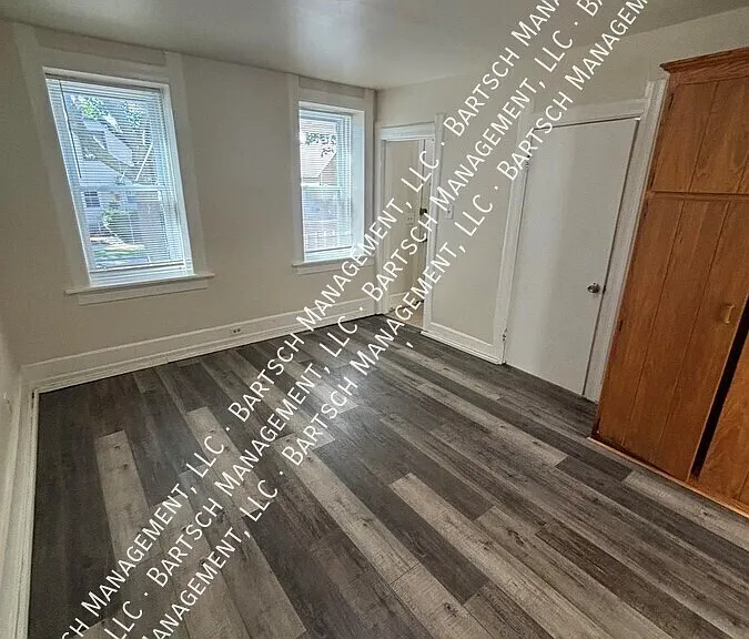 2434 N Bartlett Ave — Photo 4