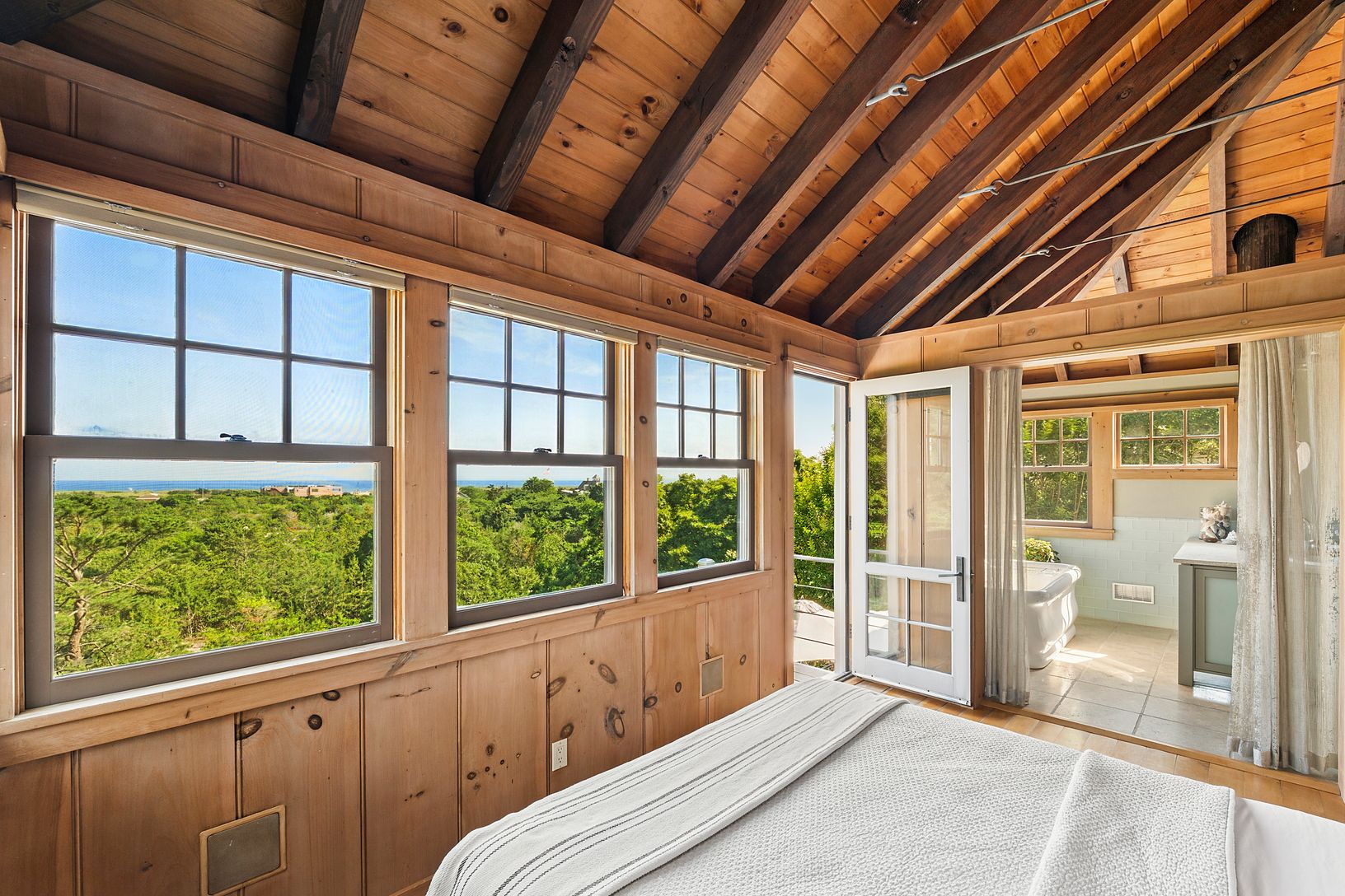  Gracious Primary with  Ocean Views, Juliet Balcony, Privacy