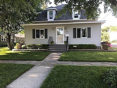1st image of 906 W Ash Ave