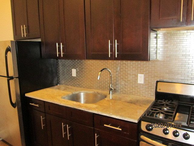 1st image of 593 Franklin Ave #6