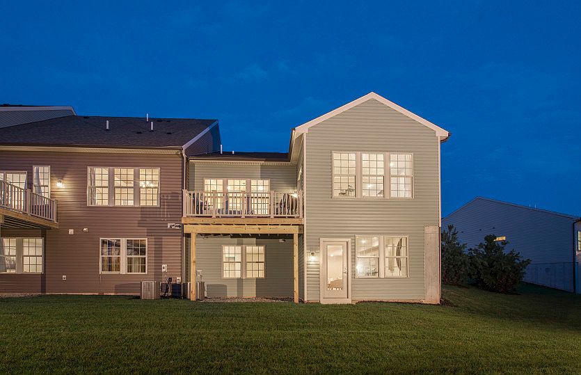 Florence with Loft at Hunterdon Creekside end home rear