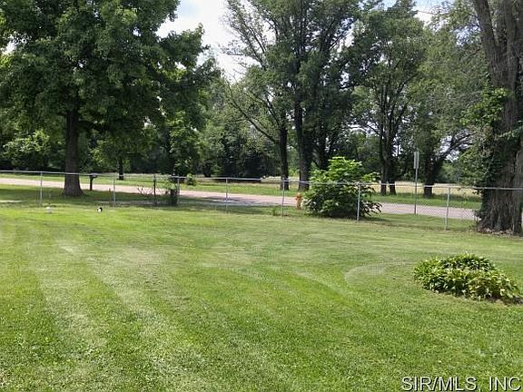 3rd image of 7899 Lake Dr