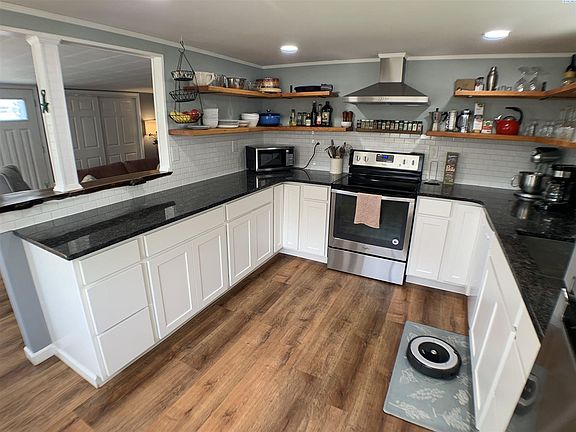 3rd image of 710 Willard Ave