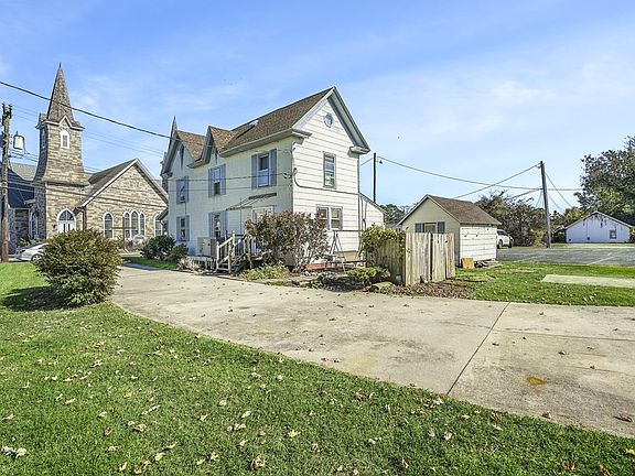 3rd image of 6362 Church St