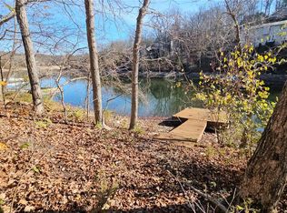 1499 S Lake Sherwood Dr, Lake Sherwood, MO 63357
