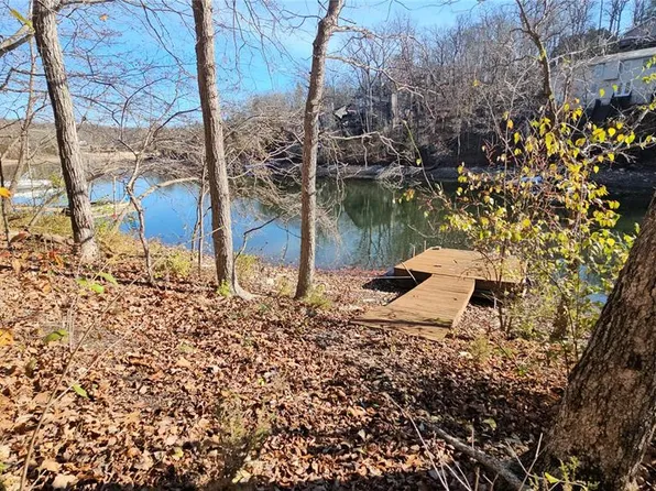 1499 S Lake Sherwood Dr, Lake Sherwood, MO 63357