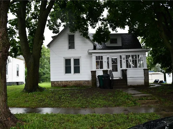 232 S Broadway St, Lovington, IL 61937