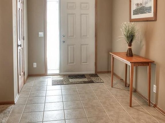 3rd image of 13707 S 28th Cir