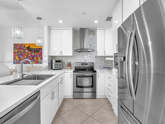 4th image of 6221 Manchester Ln