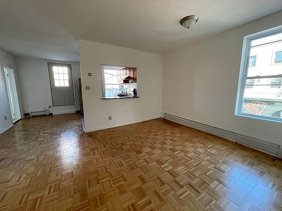 5th image of 200 Bedford Ave APT 2