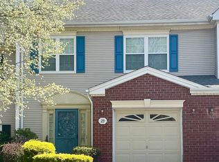 23 Topaz Dr, Franklin Park, NJ 08823