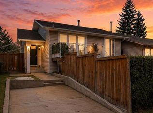 95 Summerwood Rd S, Airdrie, AB T4B1X1