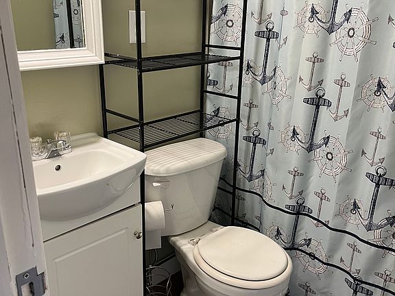 5th image of 517 Harcourt Dr