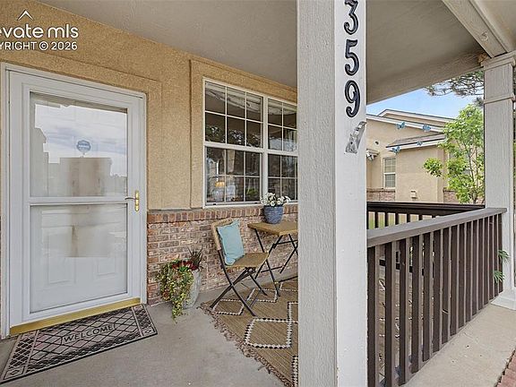 3rd image of 1359 Villa Grv