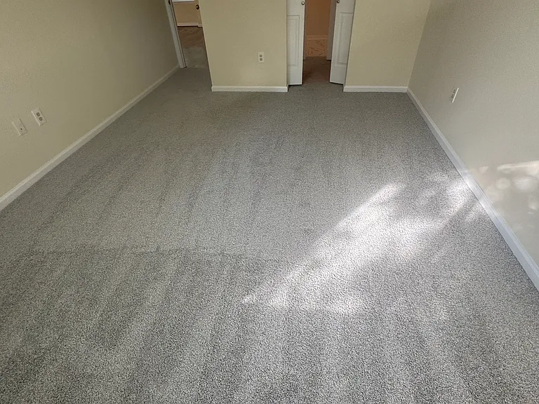 910 James Ct — Photo 12