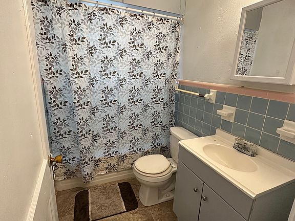 4th image of 3325 Judson St