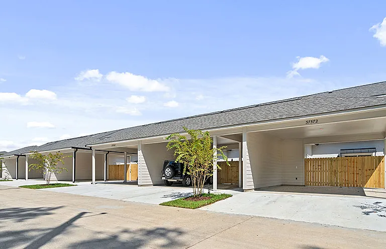 Arabella Townhomes — Photo 19